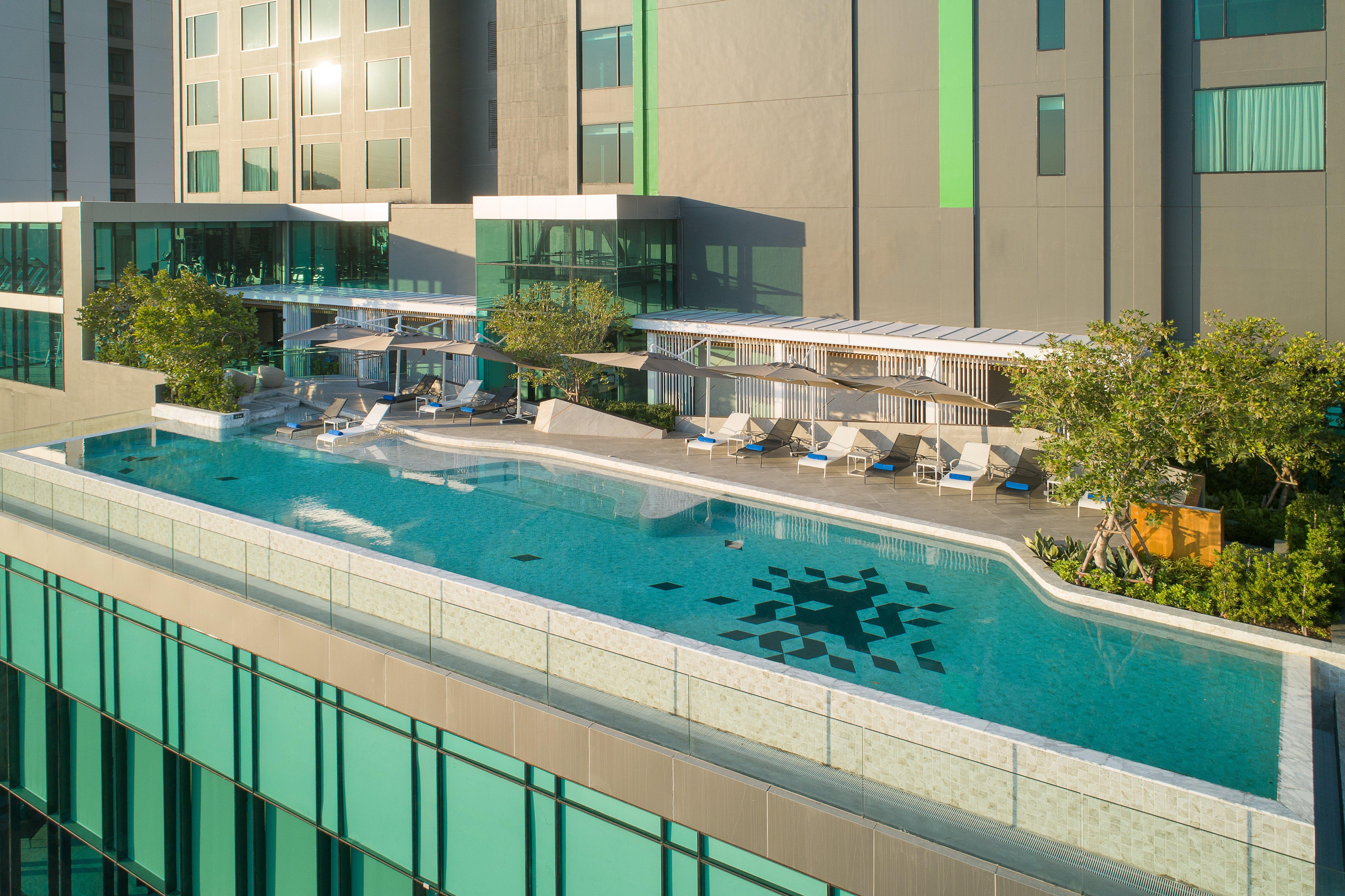 Holiday Inn & Suites Siracha Laemchabang By Ihg Си Рача Екстериор снимка