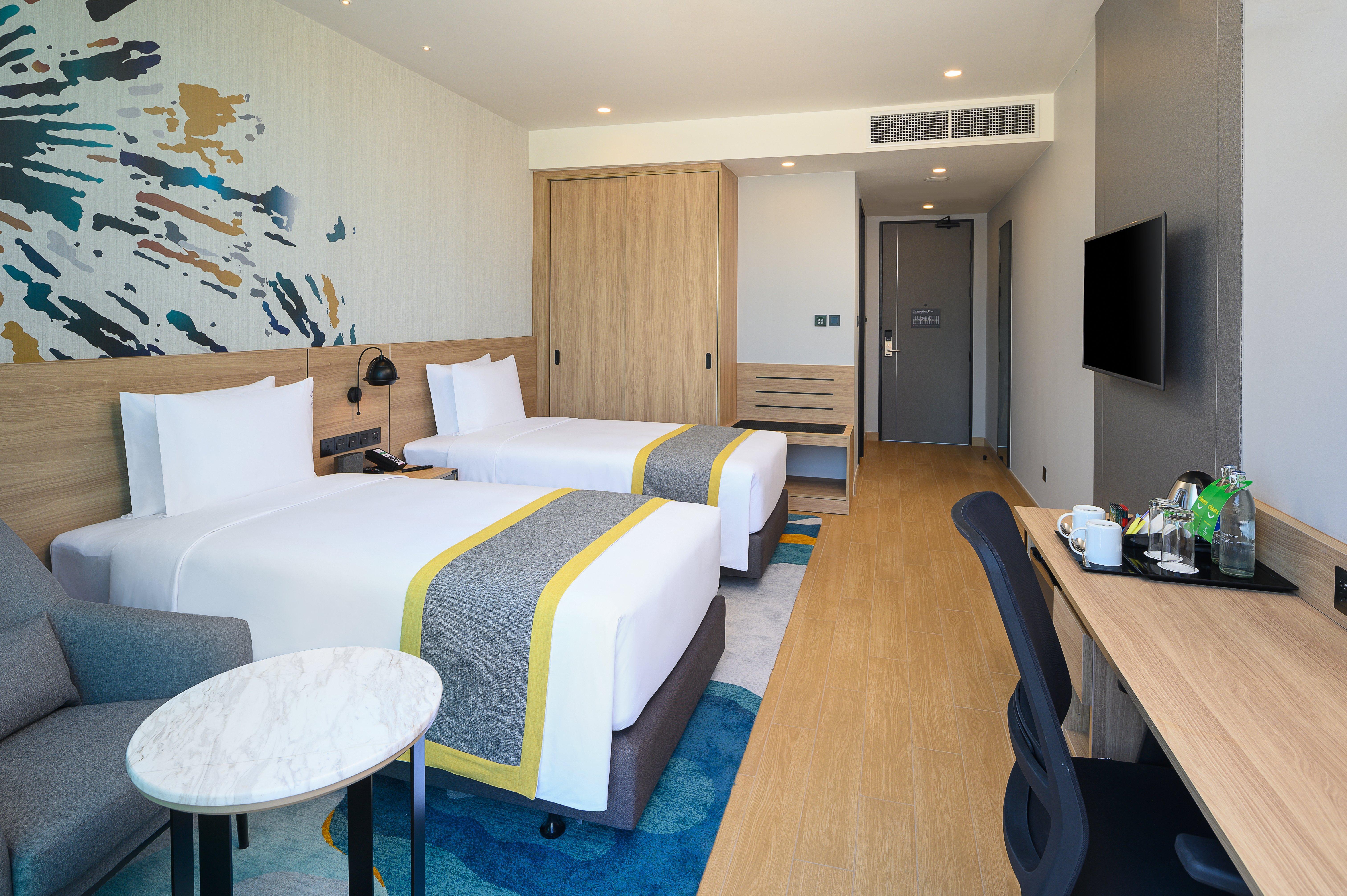 Holiday Inn & Suites Siracha Laemchabang By Ihg Си Рача Екстериор снимка