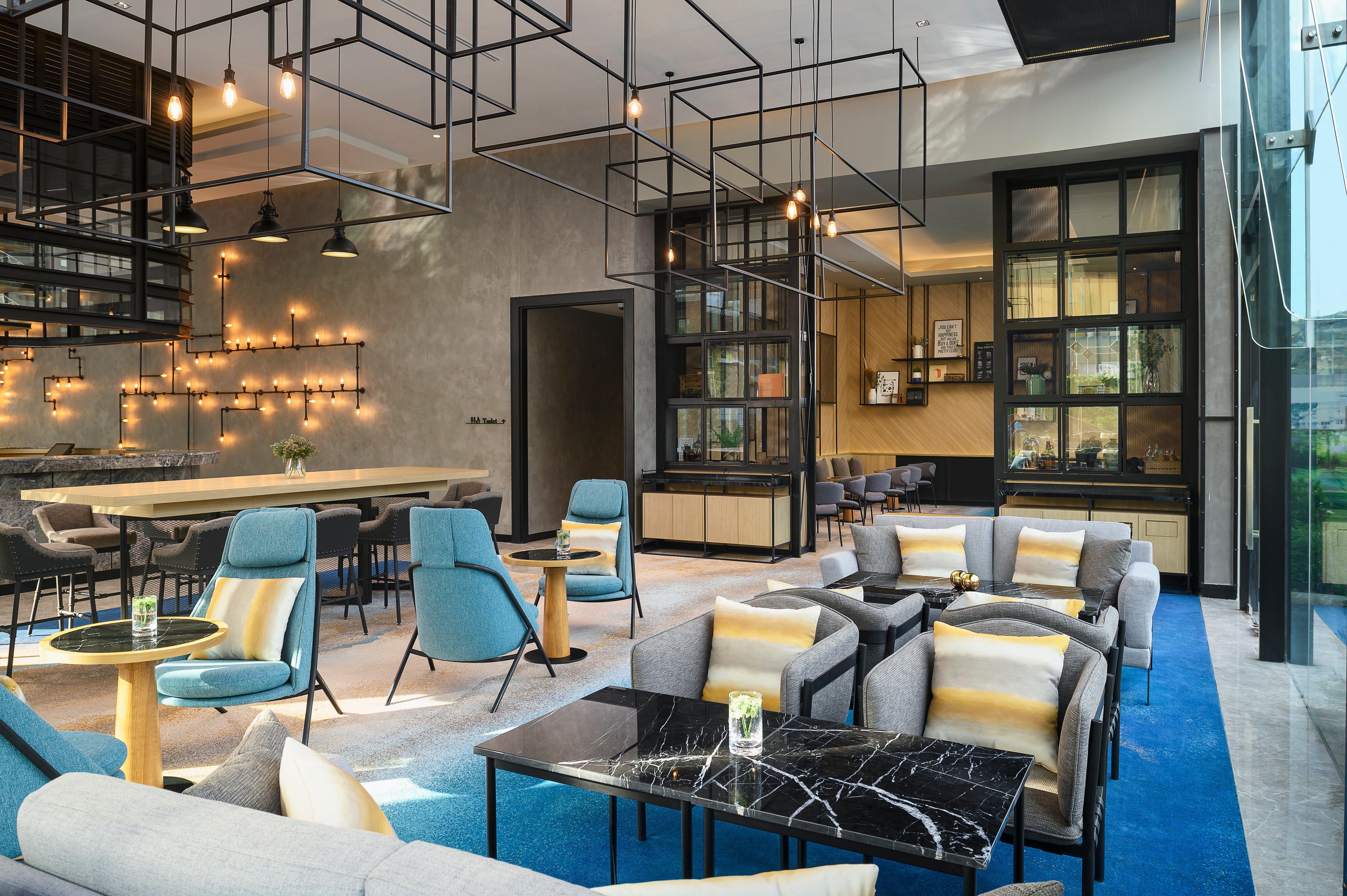 Holiday Inn & Suites Siracha Laemchabang By Ihg Си Рача Екстериор снимка
